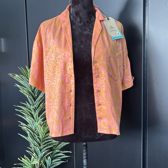 Prana Iguala short sleeve,button down, chest pocket, floral print - Picture 5 of 9
